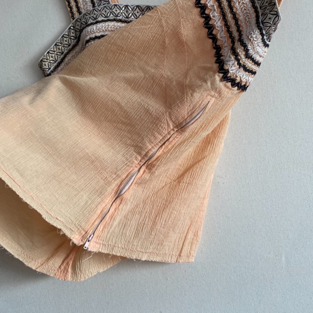 Vintage Peach Midi Dress with Black & Cream Trim - Picture 7 of 15